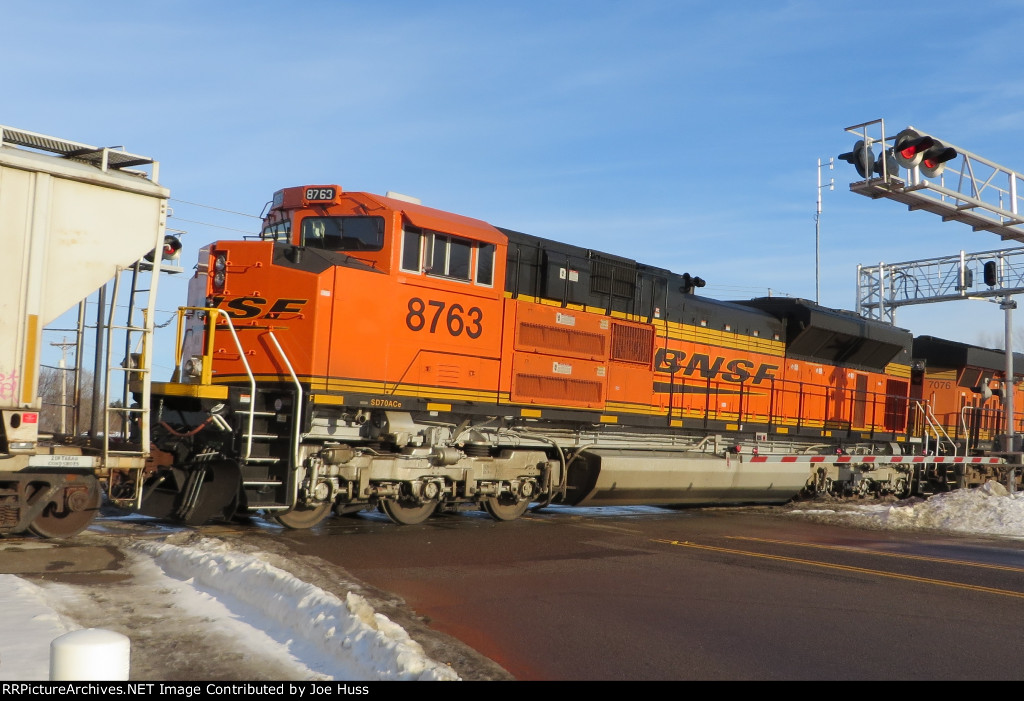 BNSF 8763